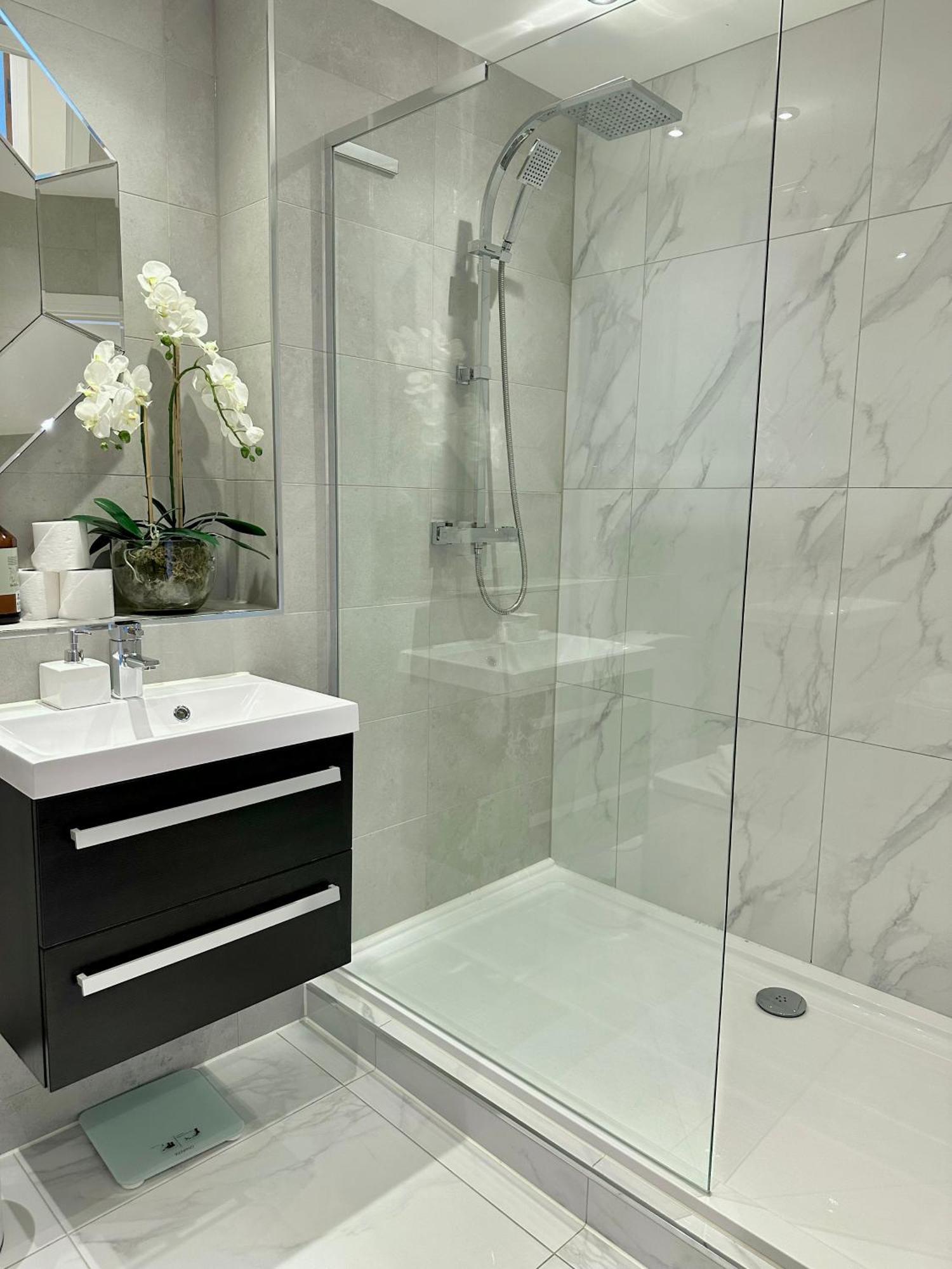 Superior Apartment In Cardiff City Centre מראה חיצוני תמונה