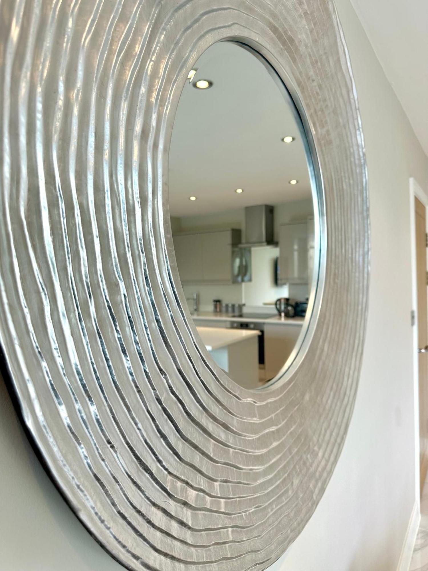 Superior Apartment In Cardiff City Centre מראה חיצוני תמונה
