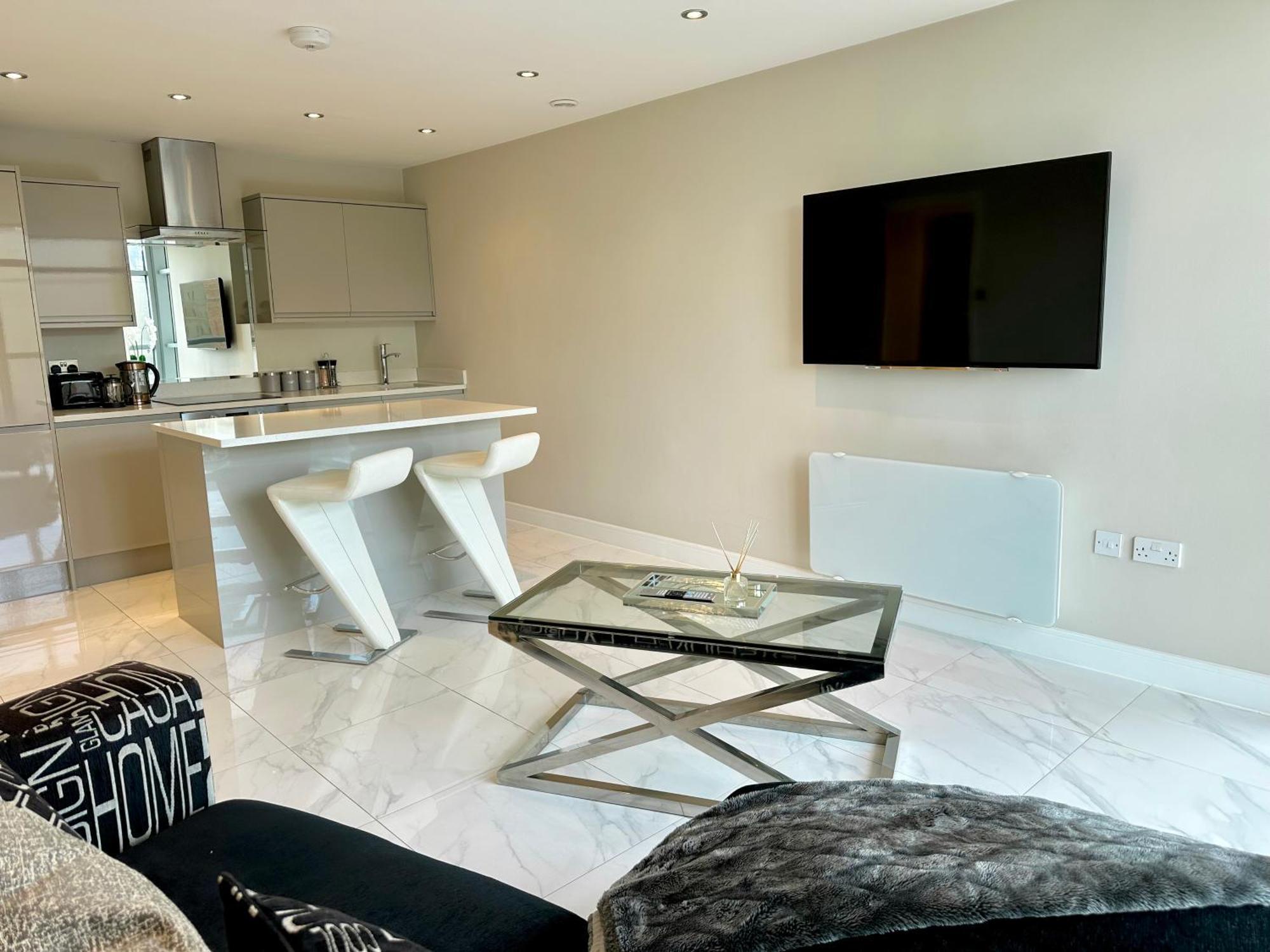 Superior Apartment In Cardiff City Centre מראה חיצוני תמונה
