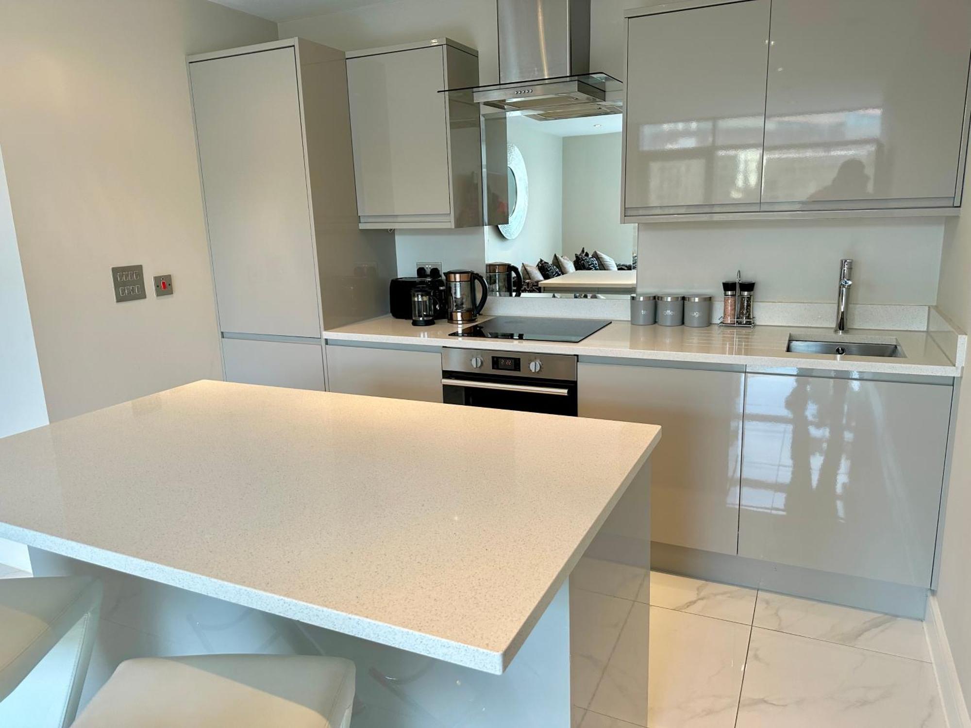 Superior Apartment In Cardiff City Centre מראה חיצוני תמונה